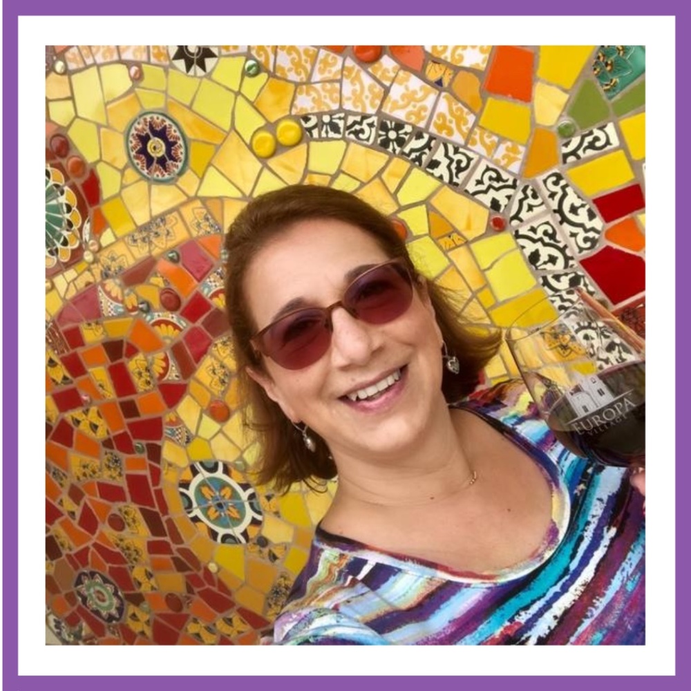 Meet your Posher, Edie @ediesthriftique